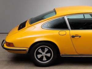 Image 14/37 of Porsche 911 2.4 T (1971)