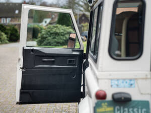 Image 23/50 of Land Rover Defender 90 (2008)