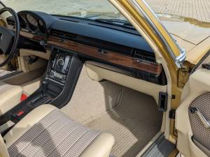 Image 13/37 of Mercedes-Benz 350 SE (1975)