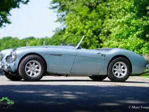 Image 22/51 of Austin-Healey 100&#x2F;6 (BN4) (1958)