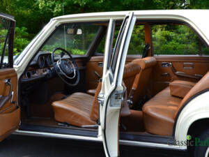 Bild 25/49 von Mercedes-Benz 280 SE 3,5 (1972)