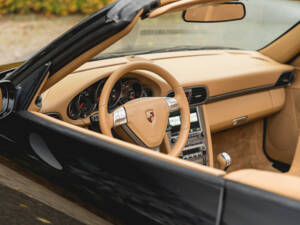 Imagen 81/96 de Porsche 911 Carrera 4 (2006)