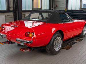 Image 8/25 de Ferrari 365 GTS&#x2F;4 Daytona (1970)