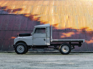 Image 6/31 of Land Rover 107 (1957)