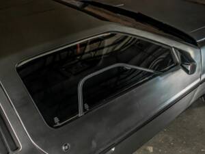 Image 23/66 of DeLorean DMC-12 (1981)