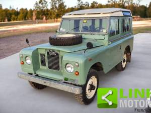 Image 2/10 of Land Rover 88 (1971)