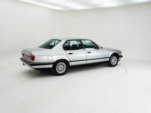 Immagine 2/15 di BMW 730i (1989)