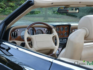 Image 24/50 of Bentley Azure (1997)