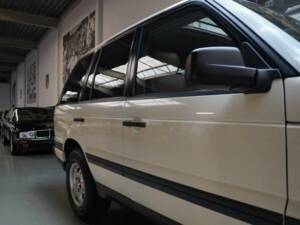 Immagine 28/50 di Land Rover Range Rover 4.0 SE (1997)