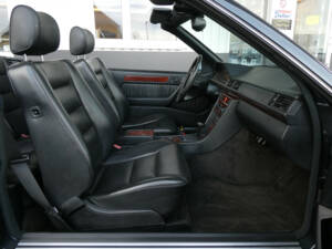 Bild 13/24 von Mercedes-Benz E 320 (1994)