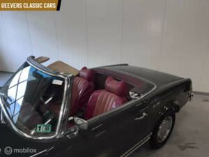Image 25/40 de Mercedes-Benz 280 SL (1970)