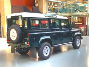 Image 13/30 de Land Rover Defender 110 Td5 (2000)