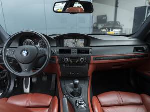 Image 35/50 of BMW M3 (2010)