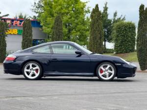 Image 9/42 de Porsche 911 Carrera 4S (2003)