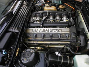 Bild 25/39 von BMW M 635 CSi (1988)