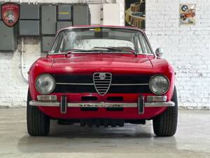 Bild 2/63 von Alfa Romeo Giulia 1300 GT Junior (1973)