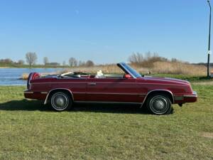 Bild 3/6 von Chrysler Le Baron (1985)