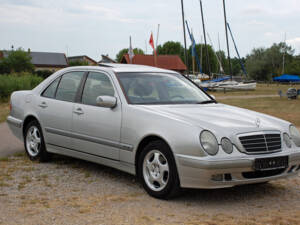 Imagen 6/34 de Mercedes-Benz E 240 (1999)