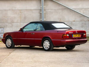 Image 15/50 de Mercedes-Benz E 320 (1994)