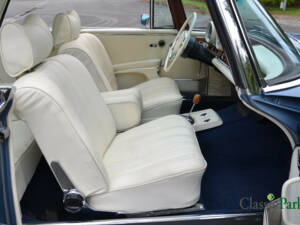 Image 20/50 of Mercedes-Benz 280 SE 3,5 (1971)