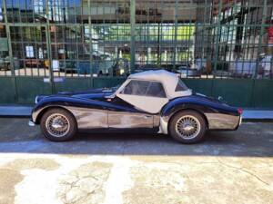 Image 2/38 of Triumph TR 3A (1959)