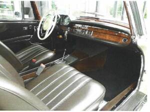 Image 21/59 de Mercedes-Benz 280 SE (1969)