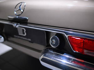 Image 23/72 de Mercedes-Benz 280 SL (1970)