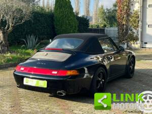 Image 6/10 of Porsche 911 Carrera (1996)