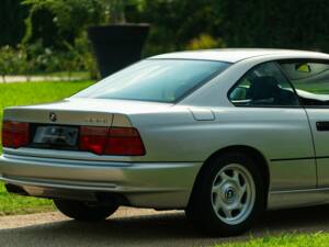 Image 18/50 of BMW 850i (1990)