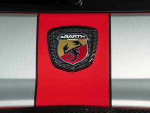 Image 34/50 de Abarth 695 «Tributo Ferrari» (2010)