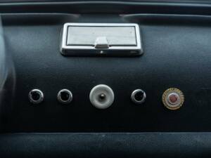 Image 33/46 of FIAT 500 L (1971)