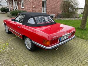 Image 10/44 de Mercedes-Benz 350 SL (1974)