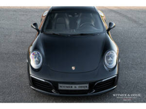 Image 17/38 of Porsche 911 Carrera 4S (2017)