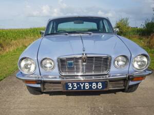 Bild 5/7 von Jaguar XJ 12 L (1974)