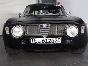 Image 1/42 of Alfa Romeo 1750 GT Veloce (1971)