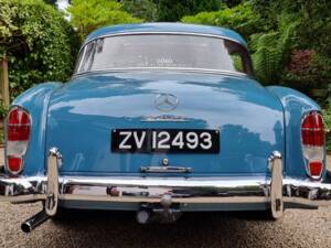 Image 54/100 of Mercedes-Benz 220 SE (1960)