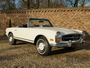 Image 17/50 of Mercedes-Benz 280 SL (1970)