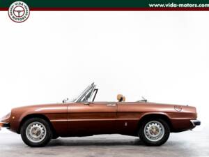 Image 6/15 of Alfa Romeo 1600 Spider (1981)