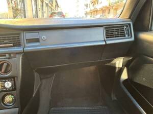 Afbeelding 6/10 van Mercedes-Benz 190 E 2.3-16 (1986)