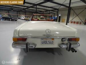 Image 21/28 de Mercedes-Benz 280 SL (1970)