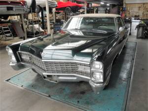 Bild 2/50 von Cadillac DeVille Convertible (1967)