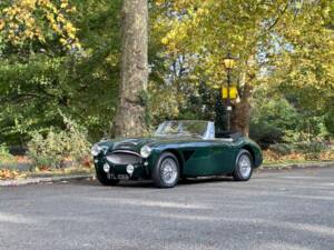 Immagine 4/50 di Austin-Healey 3000 Mk II (BJ7) (1964)