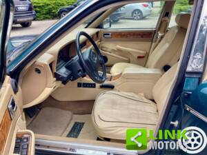 Image 9/9 of Jaguar XJ 40 4.0 (1993)