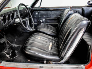 Image 25/50 of Chevrolet Corvair Monza Convertible (1966)