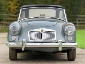 Image 6/36 of MG MGA 1500 (1959)