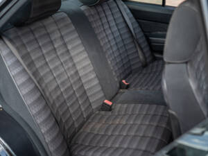 Image 40/44 of Mercedes-Benz 190 E 1.8 (1992)