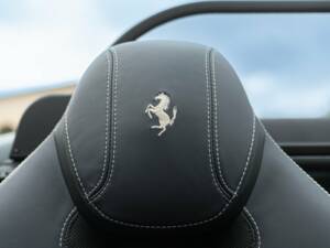 Bild 45/50 von Ferrari California T (2014)