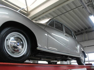 Immagine 12/50 di BMW 501 V8 (1965)