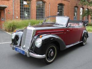 Afbeelding 1/21 van Mercedes-Benz 220 Cabriolet B (1952)