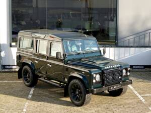 Bild 12/47 von Land Rover Defender 110 Works V8 (2011)